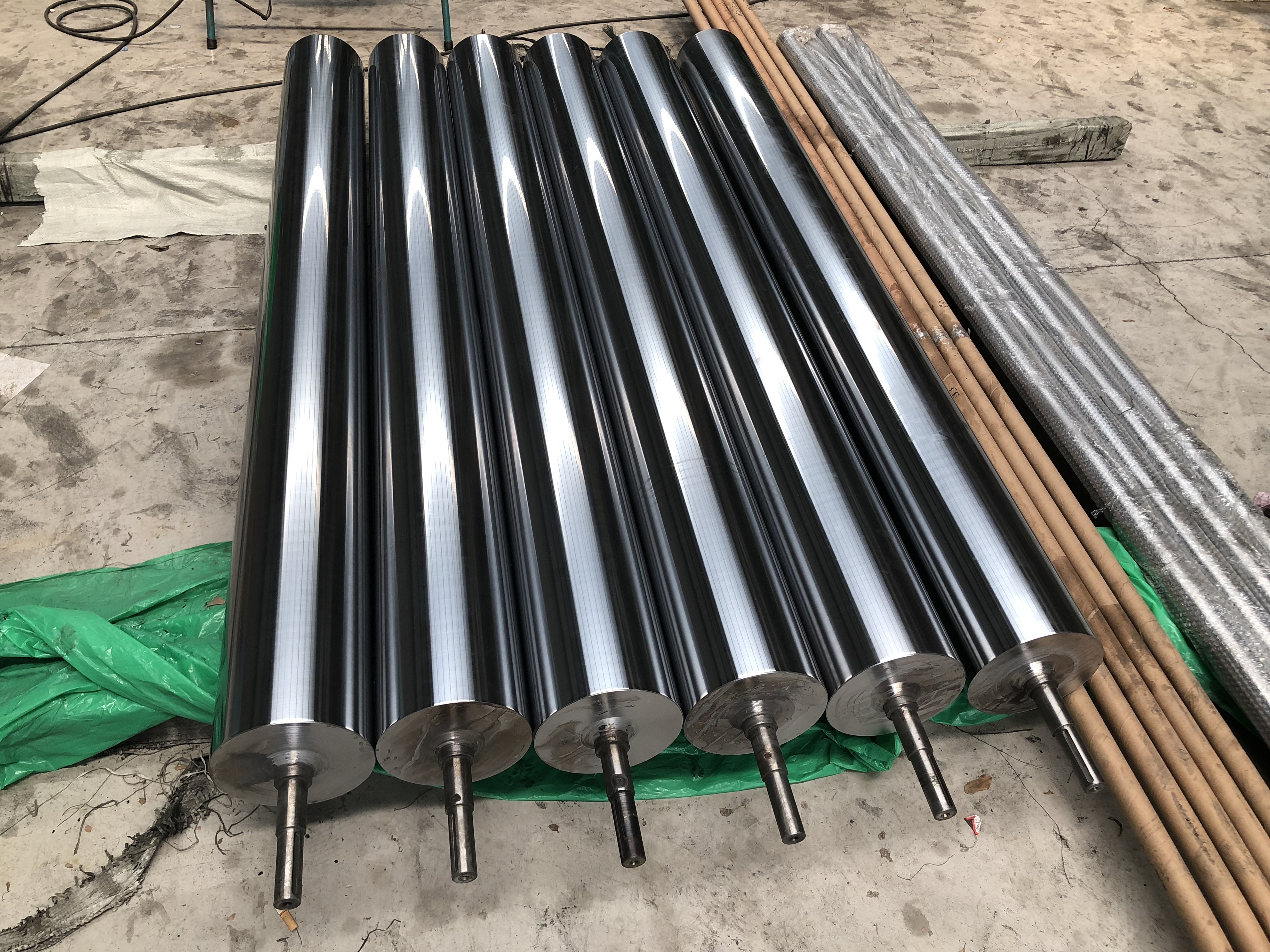 Blog perusahaan terbaru tentang Bagaimana Memastikan Kelurusan dan Akurasi Toleransi Batang Piston untuk Memenuhi Persyaratan Industri?
