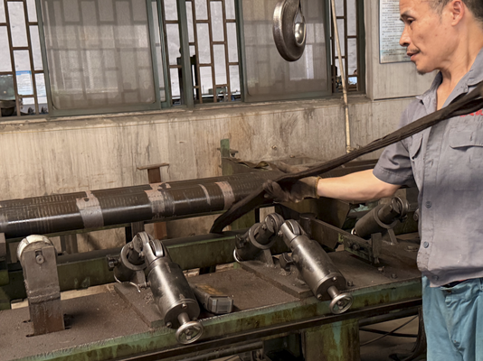 membeli CK45 Chrome Piston Rod Induction Hardened HRC 55-63 dengan ISO f7 Toleransi dan Mirror Polished Ra 0.2-0.4 Permukaan pembuatan online