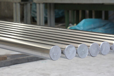1000mm-8000mm Chrome Piston Rod dengan Kekuatan Tarikan 800-1000MPa dan Kekerasan HRC 60-65 untuk Silinder Hidraulik dan Aplikasi Mesin